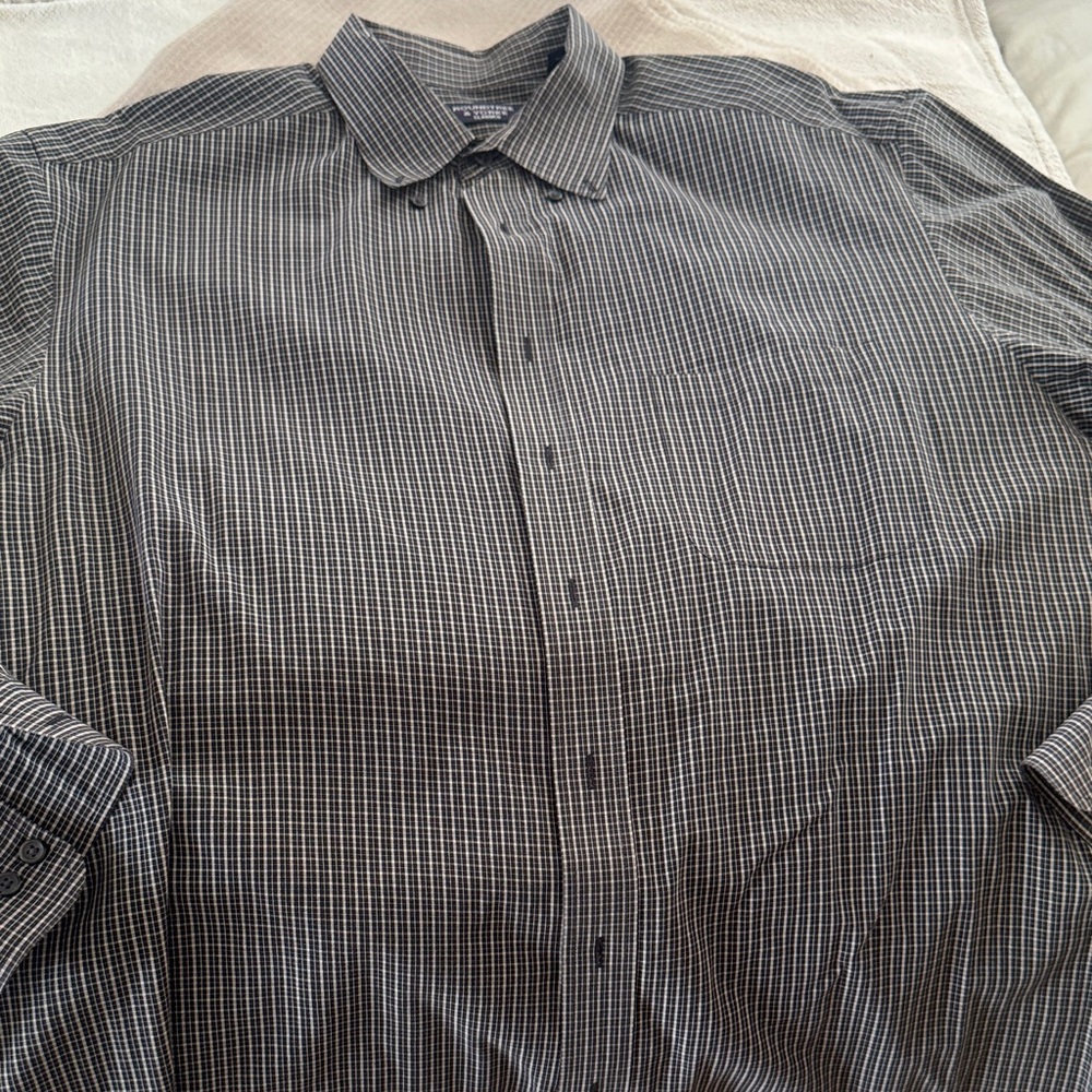 Roundtree & Yorke Men's Black Checkered Shirt